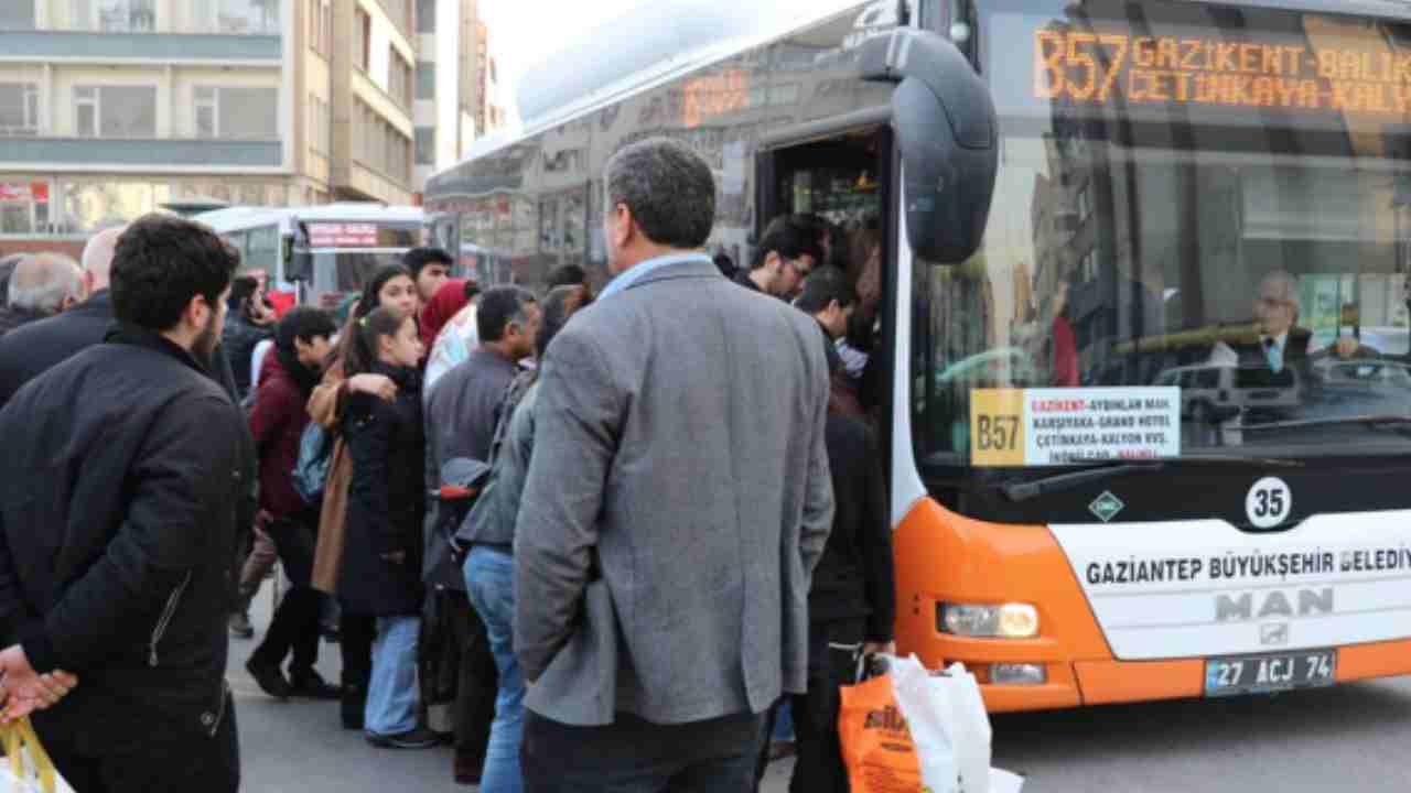 Gaziantep’te Ulaşım Çilesi Patladı! Güneyşehir Mahallesinde İsyan...