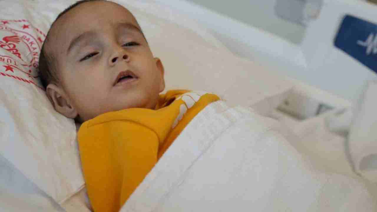 Gaziantep Şehir Hastanesi'nde Mucize Ameliyat! 14 aylık Hamza Tuğra ilk kez duydu