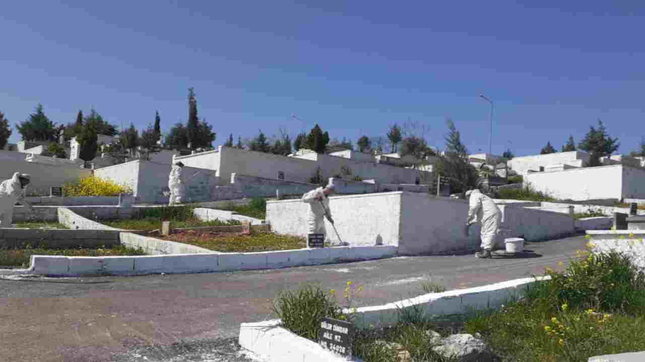 Gaziantep’te Mezarlıkta Korkunç Anlar: 'Defin işi olanların Allah yardımcısı olsun...'