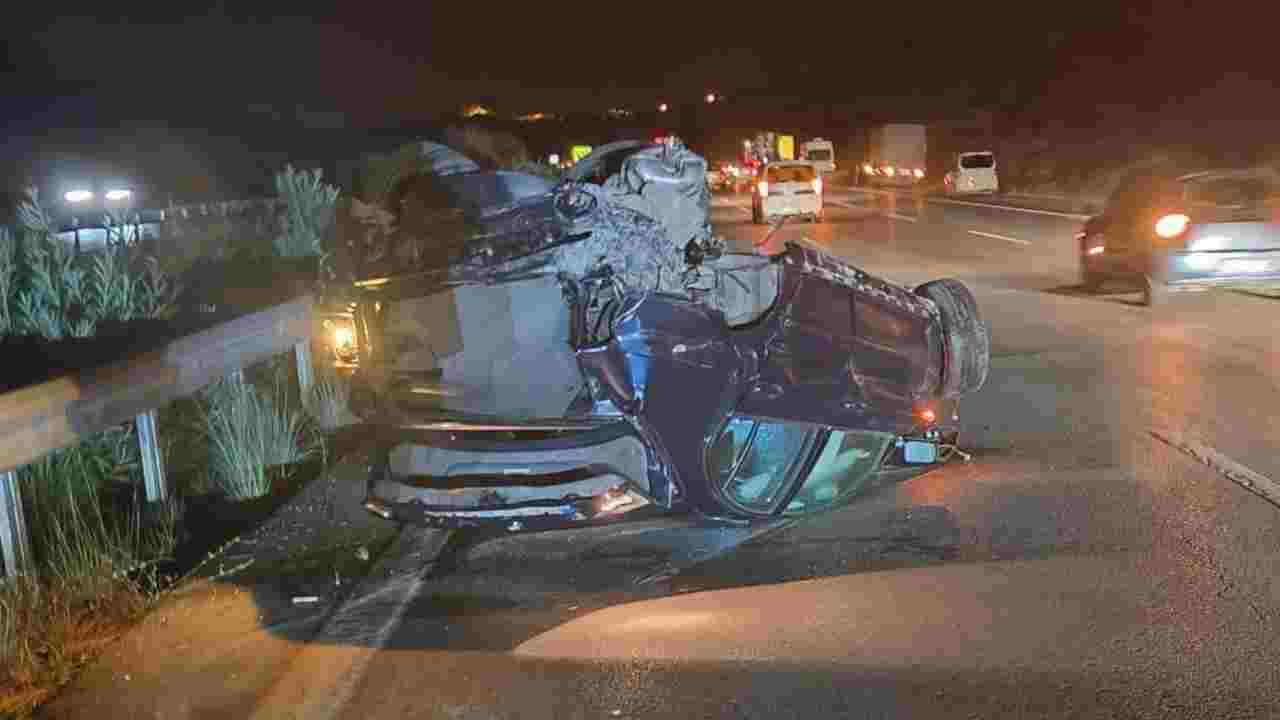 Gaziantep Otoyolu’nda otomobil bariyerlere ok gibi çarptı: 1 ölü