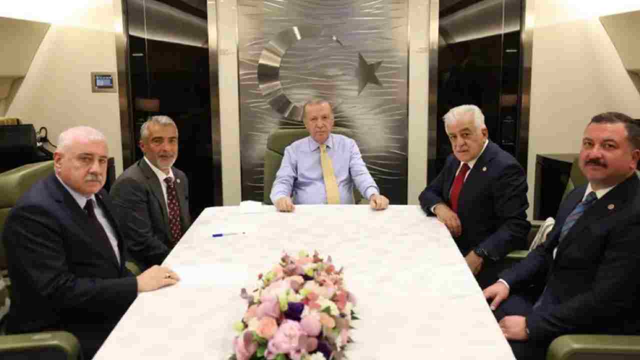Sermet Atay, Cumhurbaşkanı Erdoğan’la Uçakta Görüştü