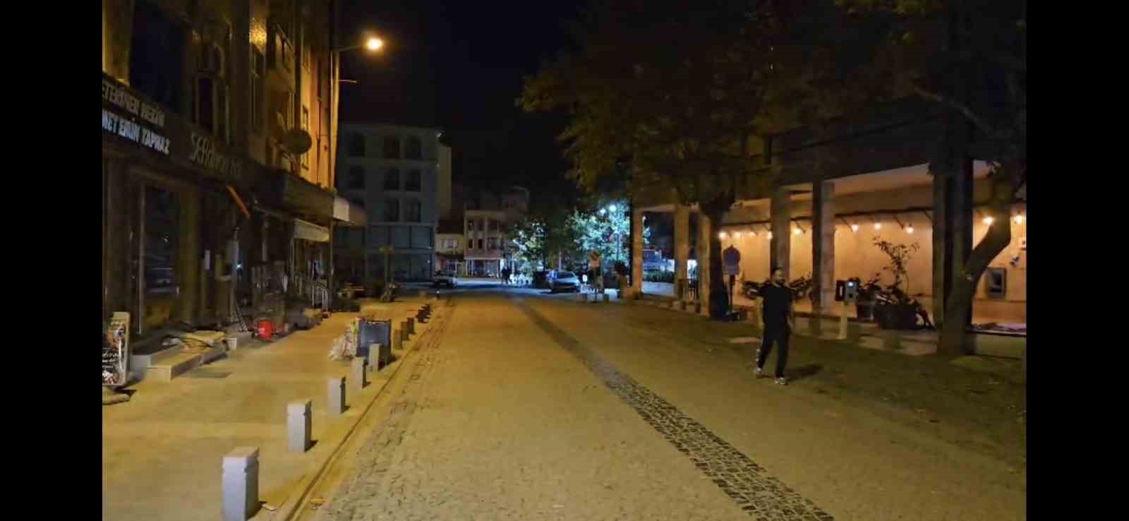 Deprem.... Sındırgı peş peşe depremlerle sarsıldı