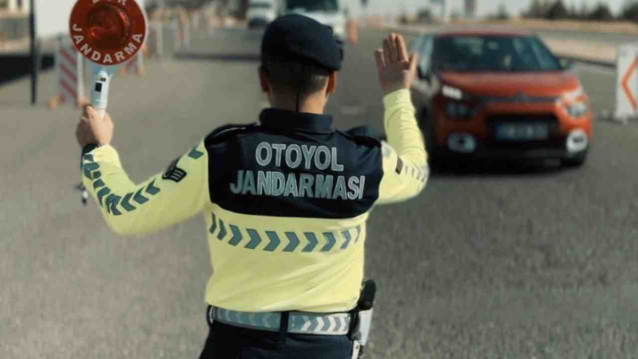 Gaziantep’te jandarmadan dron destekli trafik denetimi