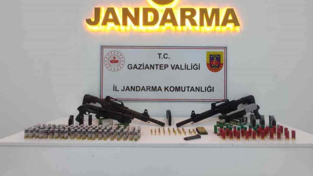 Gaziantep’te 29 adet ruhsatsız silah ele geçirildi: 2 şahıs tutuklandı