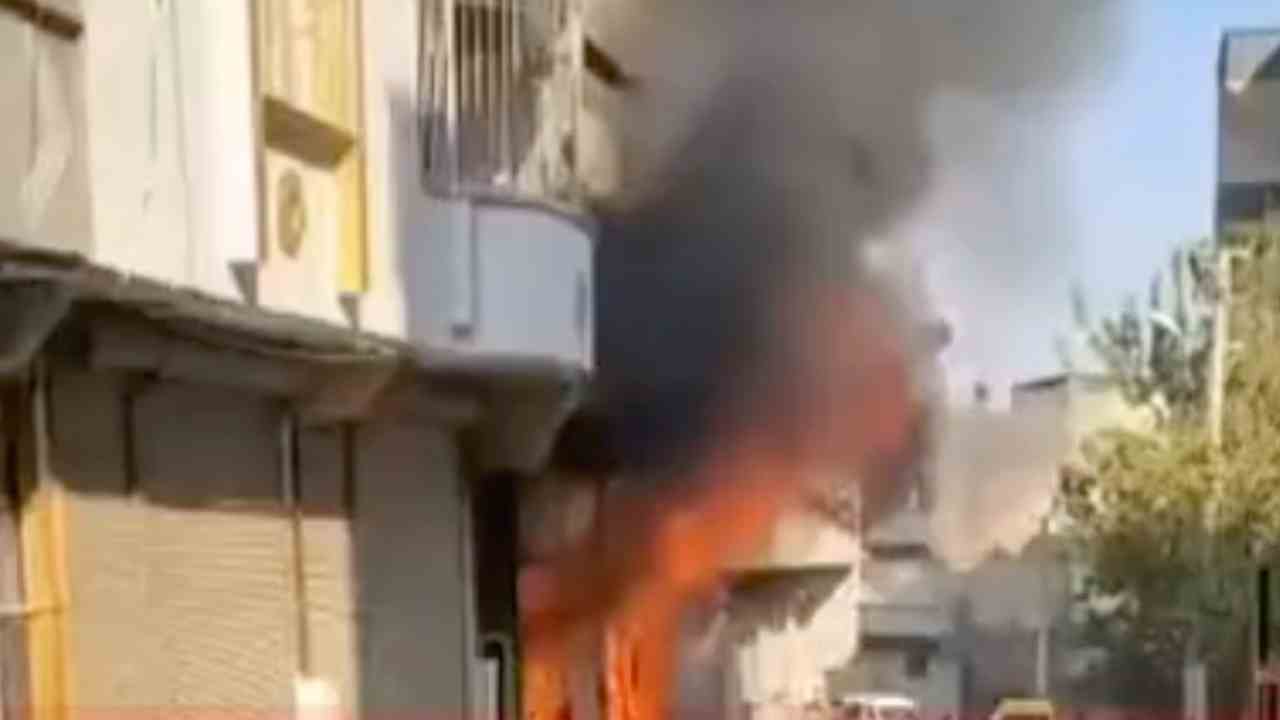 Gaziantep’te İşyeri Alev Alev Yandı!