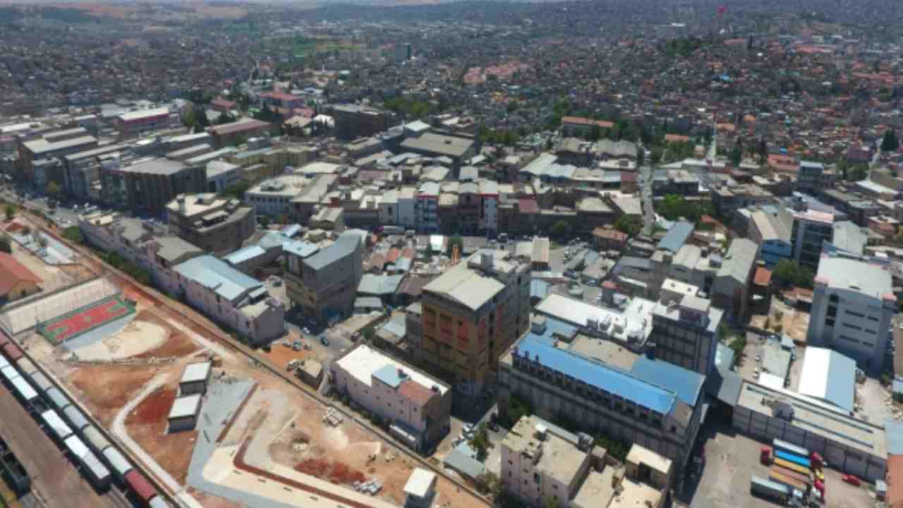 Gaziantep’te Nizip Caddesi'nde Esnaf Feryat Ediyor! Esnaf Taşınacak Ama Yeni Yer Yok