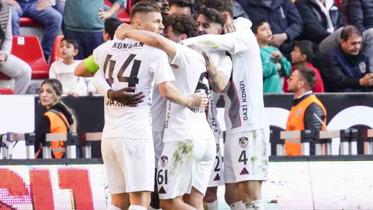 Gaziantep FK’dan Kayseri’de Akıl Dolu İlk Yarı! Burak Yılmaz’ın Planı Tıkır Tıkır İşledi