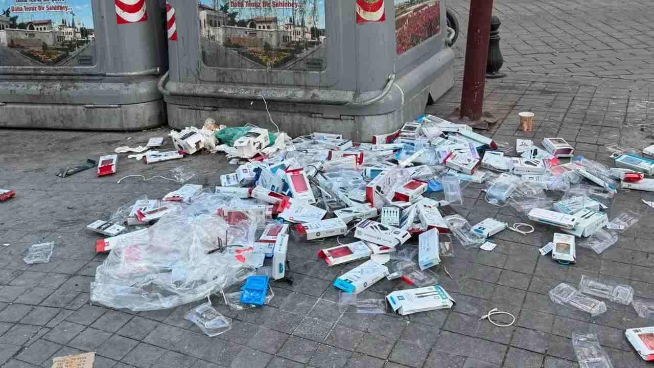 Gaziantep’te Turistleri Şoke Eden Görüntü: Mahalleler Çöp Yığınlarına Teslim Oldu