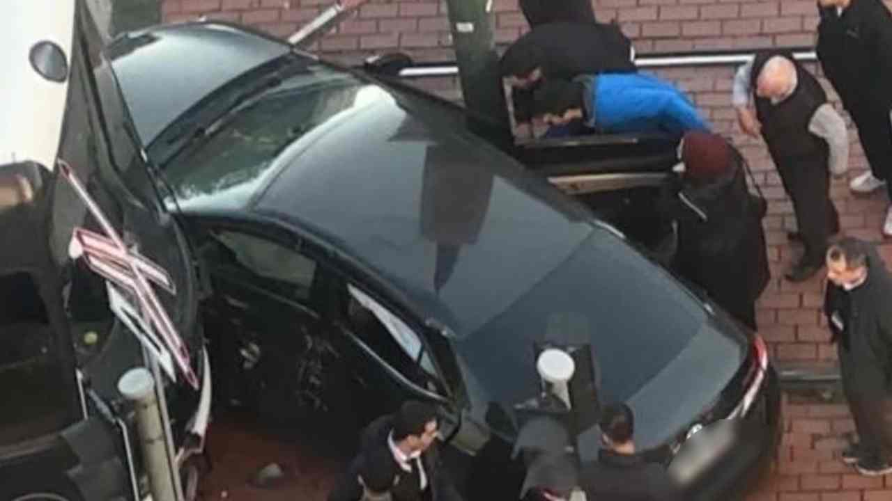 Otomobil Tramvay Yoluna Girdi: Gaziantep’te Şok Kaza