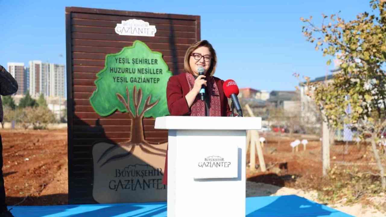 Gaziantep Büyükşehir’in YEŞİLANTEP projesi ile şehir merkezi ağaçlanıyor