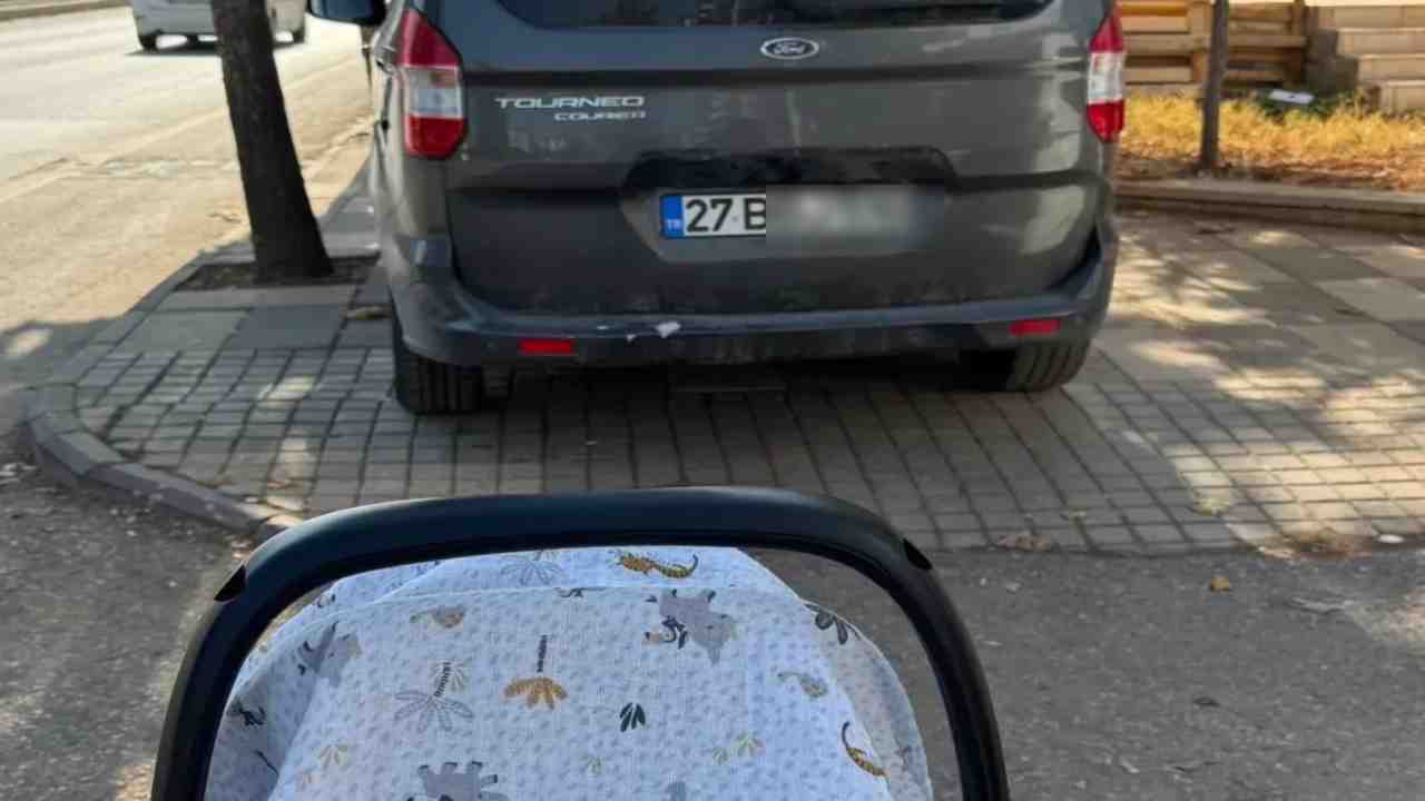 Gaziantep’te Kaldırım İşgali Bitmiyor:  Anne İsyan Etti “Bebeğimi Nereden Götürmeliyim?”
