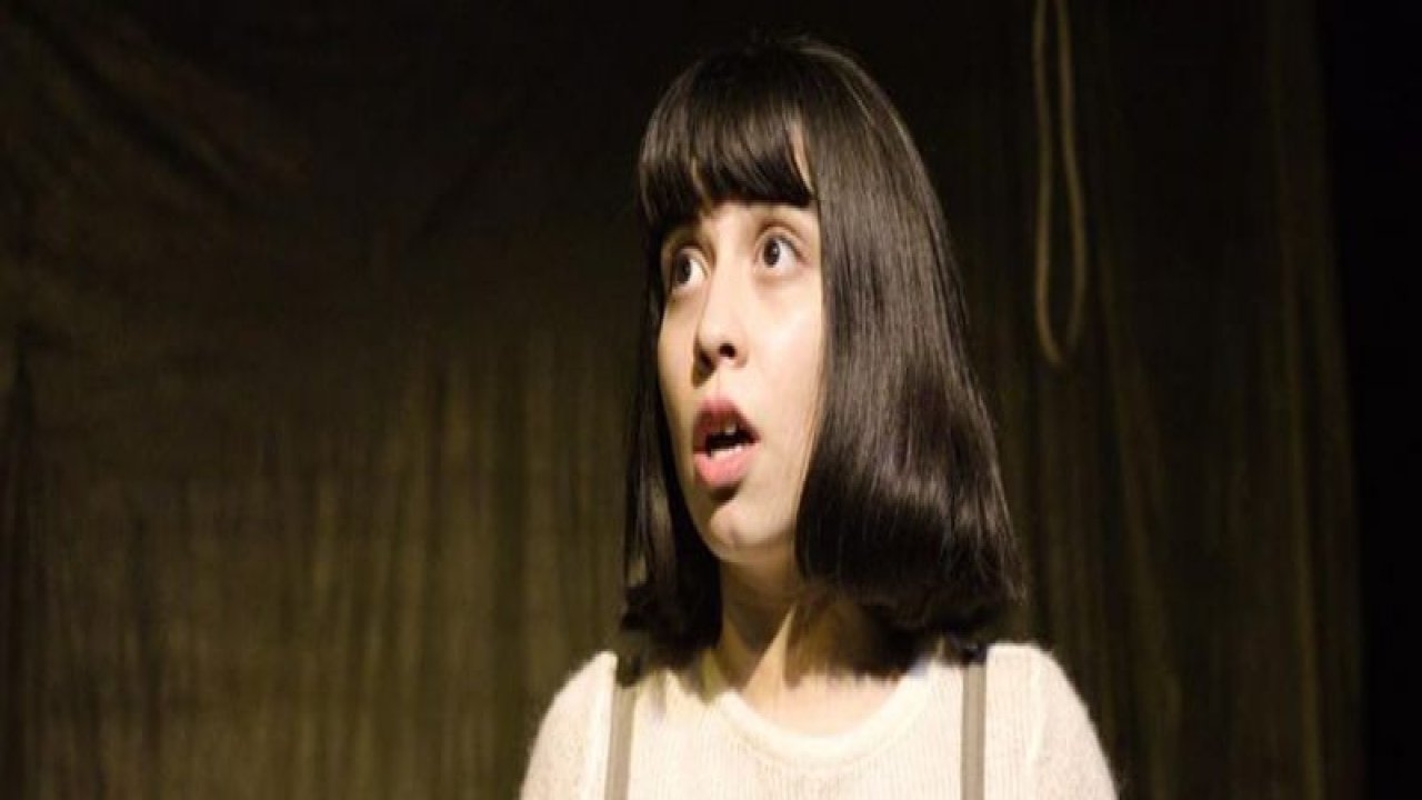 Güzel Oyuncu Tuğba Erdem 'Nina Braun' Adlı Tiyatro İle Göz Doldurdu..!