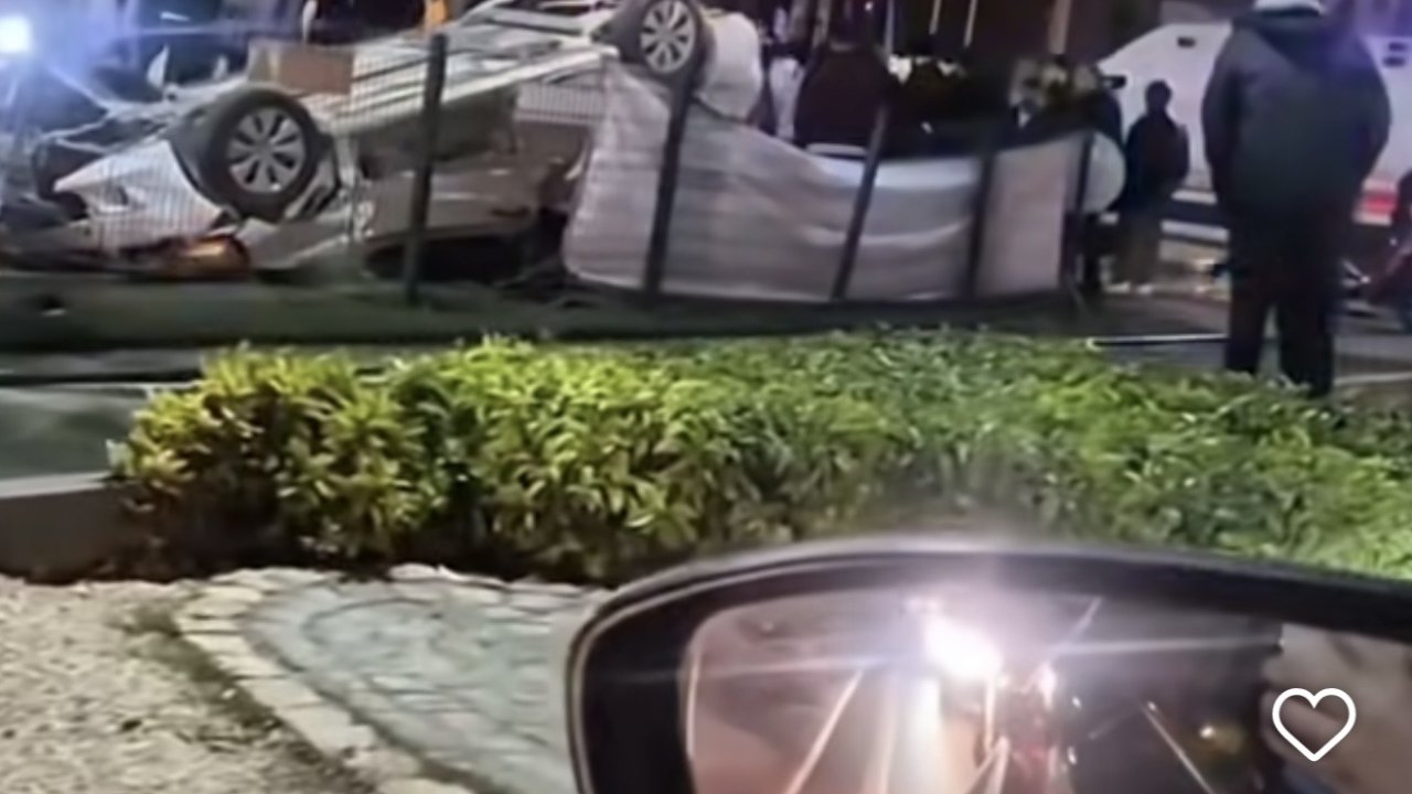 Gaziantep’te Lüks Otomobil Takla Atarak Tramvay Yoluna Girdi! 15 Temmuz Mahallesi’nde Feci kaza!