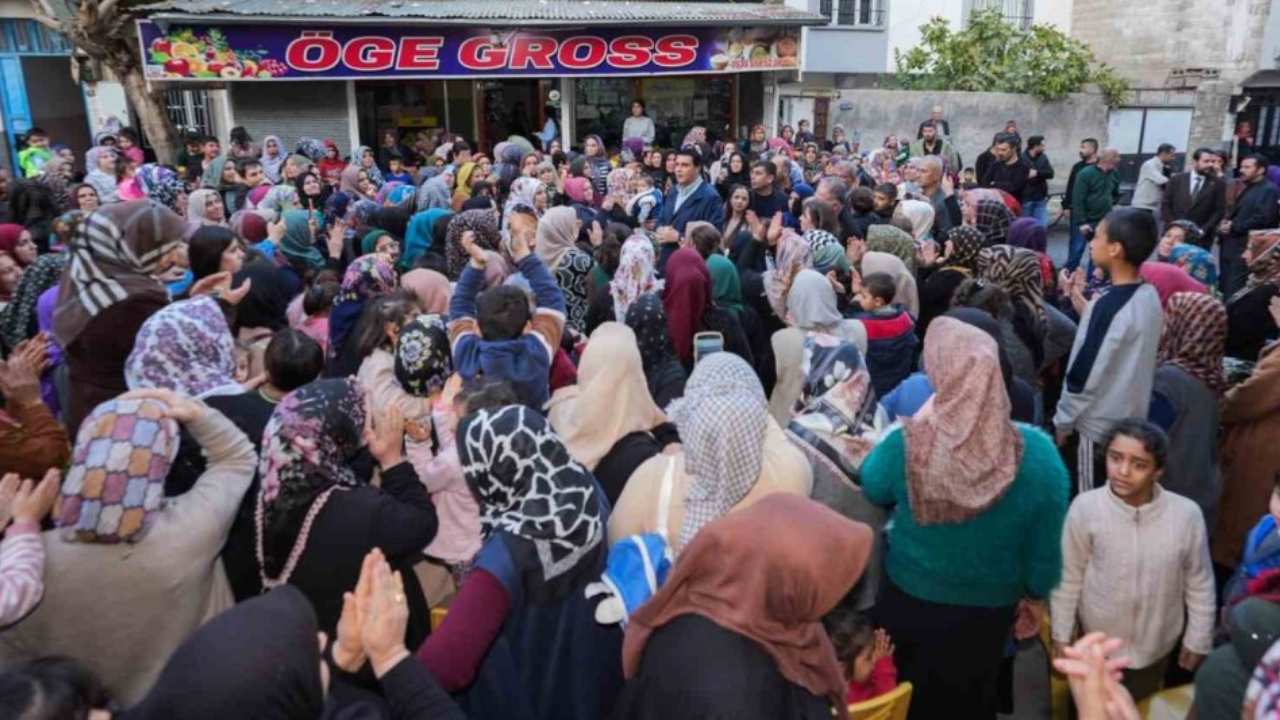 Başkan Yılmaz’ın mahalle ziyareti mitinge dönüştü