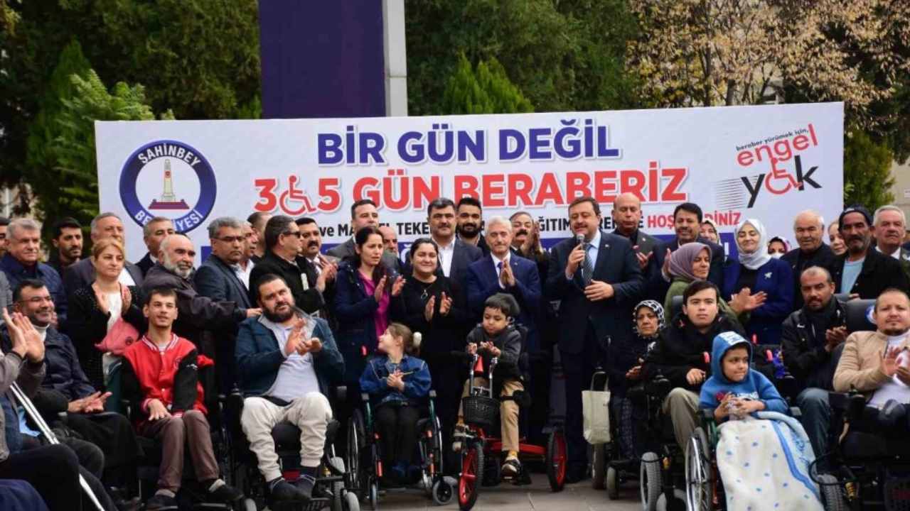 Şahinbey Belediyesi 177 Engelli Vatandaşa Tekerlekli Sandalye Hediye Etti