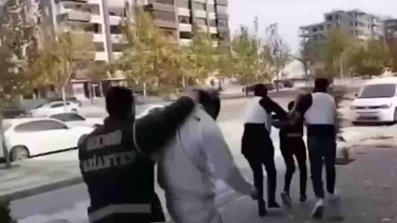 Gaziantep'te taciz, darp ve tehdit iddiasına ilişkin 3 tutuklama