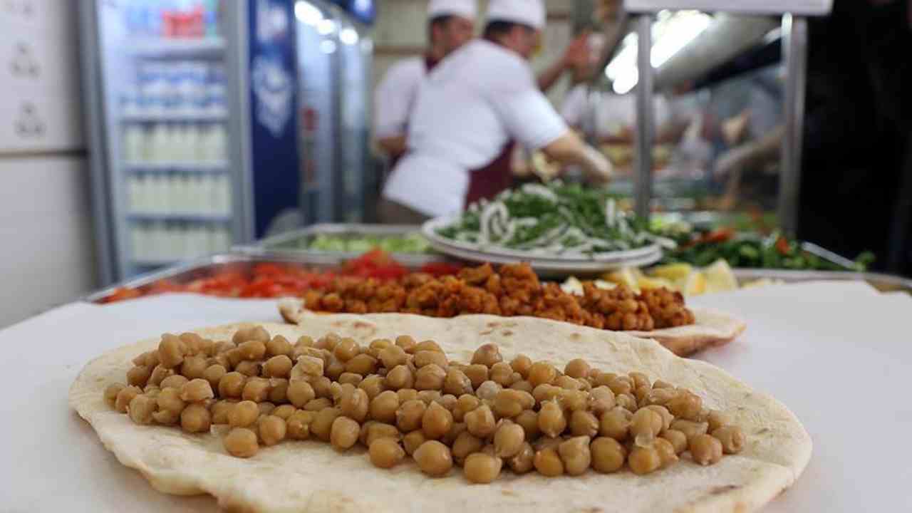 Gaziantep Gündeminde NOHUT DÜRÜMÜ FİYATLARI! 60 TL Mi? 120 TL Mi?