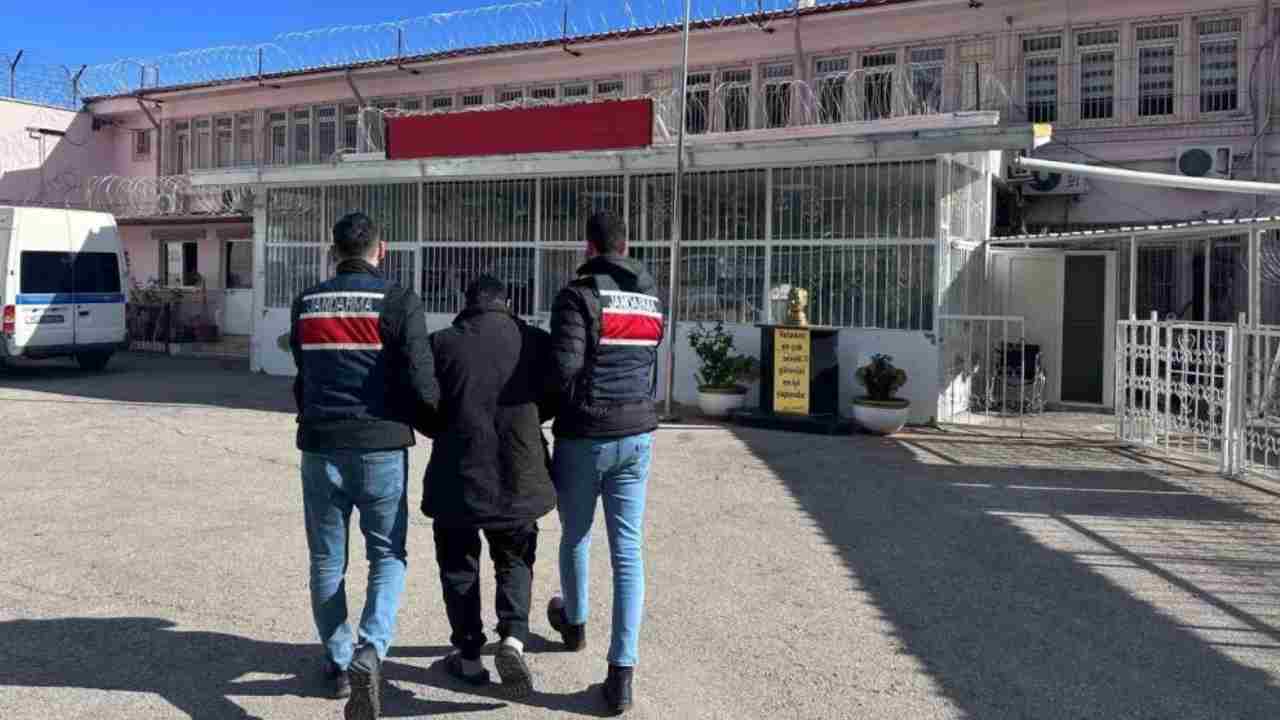 Kırmızı bültenle aranan DEAŞ üyesi Gaziantep’te yakalandı