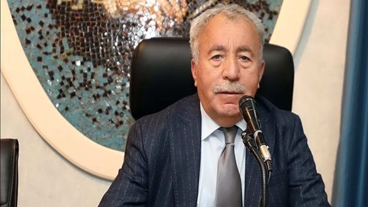 ŞAİR YAHYA AKENGİN GAÜN’DE ÖĞRENCİLERLE BULUŞTU