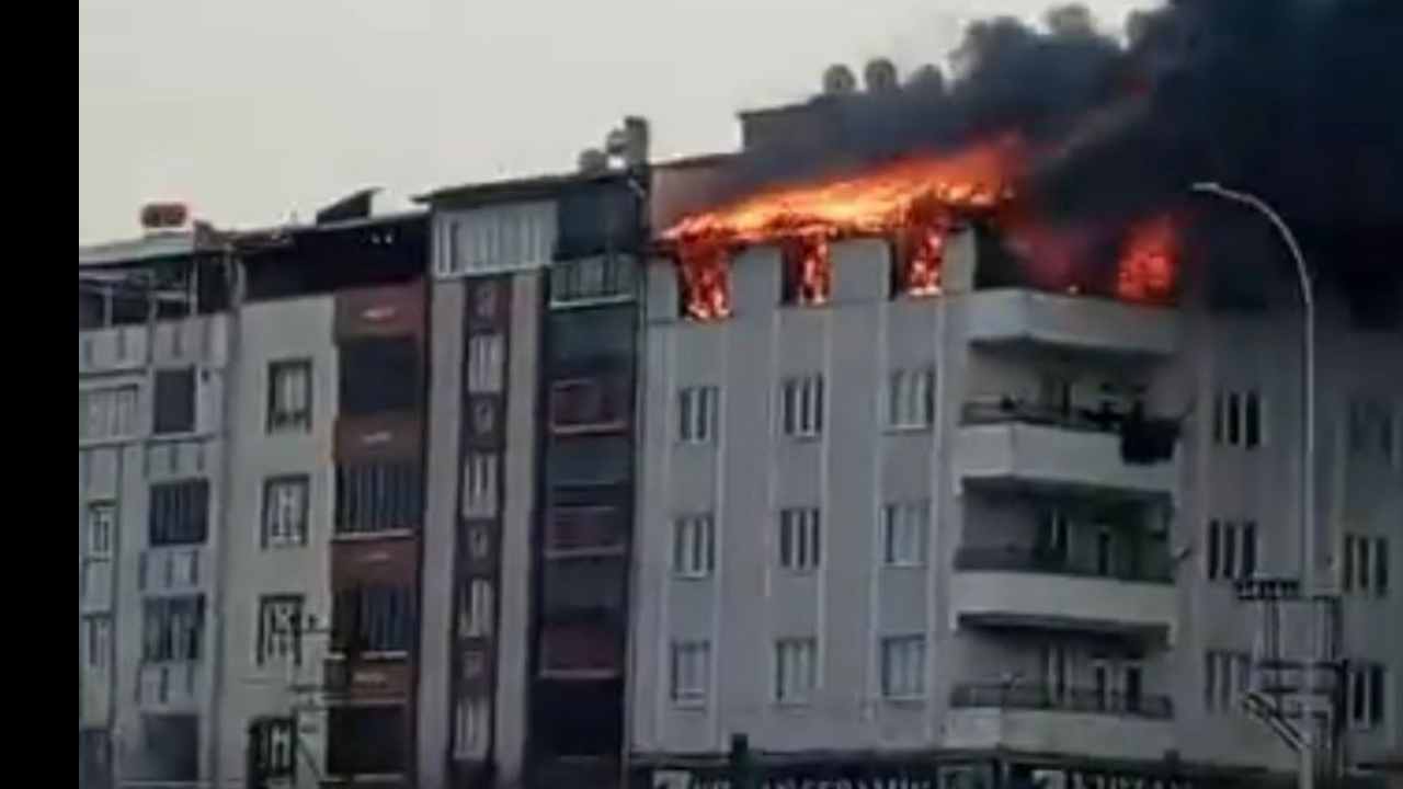 Gaziantep’te Çatı Yangını: Mahallede Büyük Panik