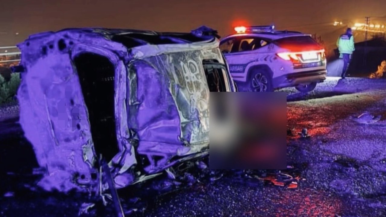 Gaziantep’te bariyerlere çarparak alev alan araçtaki sürücü hayatını kaybetti