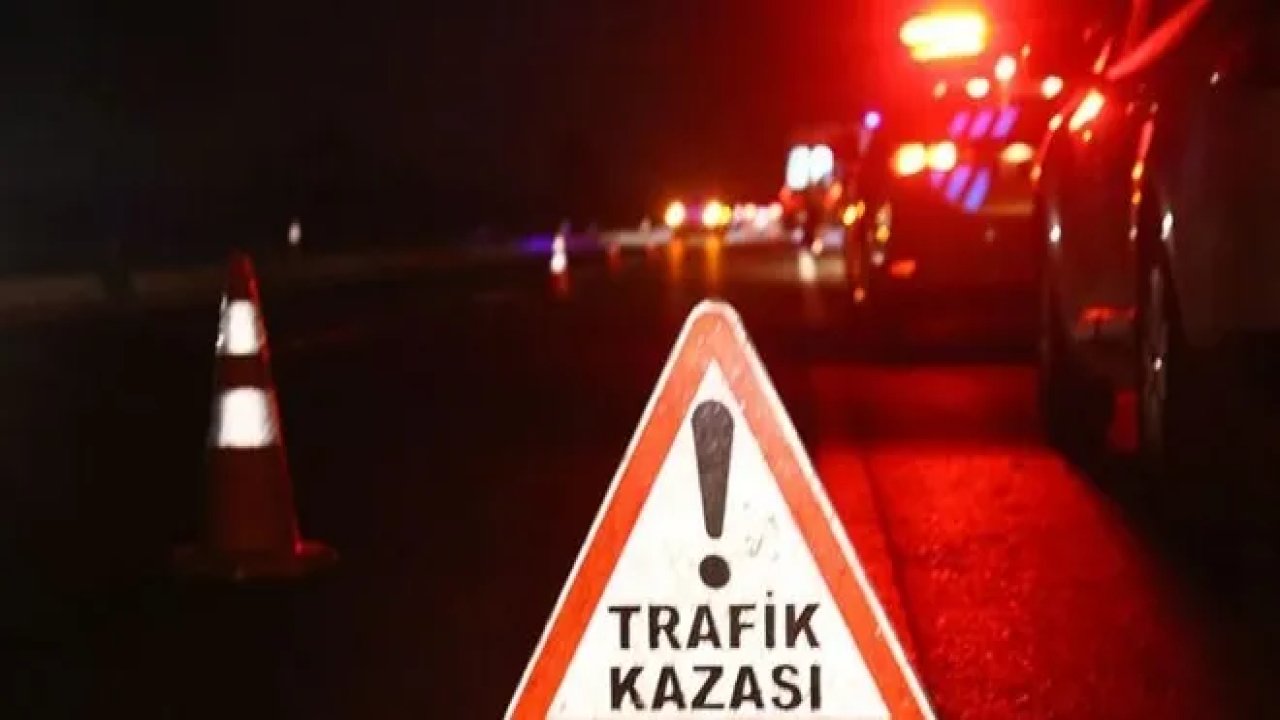 Gaziantep otobanında gece vakti feci kaza! Kamyonet yandı kilometrelerce kuyruk oluştu