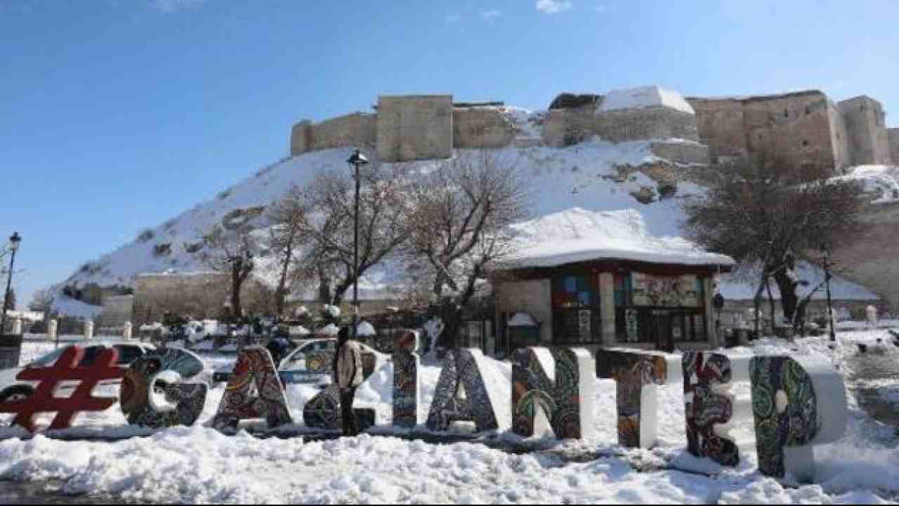 Gaziantep'e Kar Geliyor: 'Okullar Bu Cuma Tatil mi?'