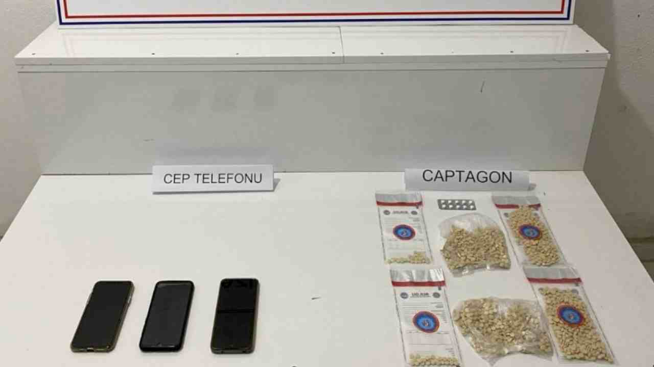 Gaziantep’te Zehir Tacirlerine Darbe! 5 Bin Hapla Yakalandılar!