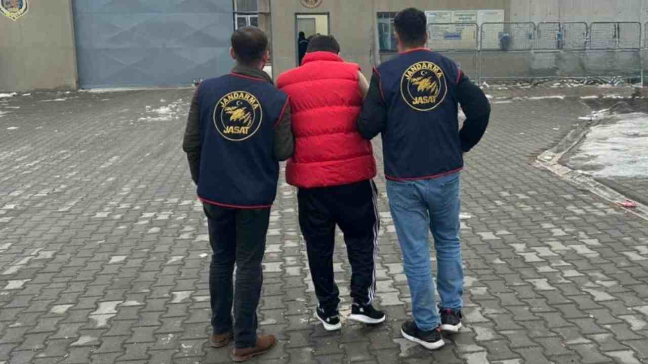 Gaziantep’te Suç Makinesi Saklandığı Adreste Yakalandı!