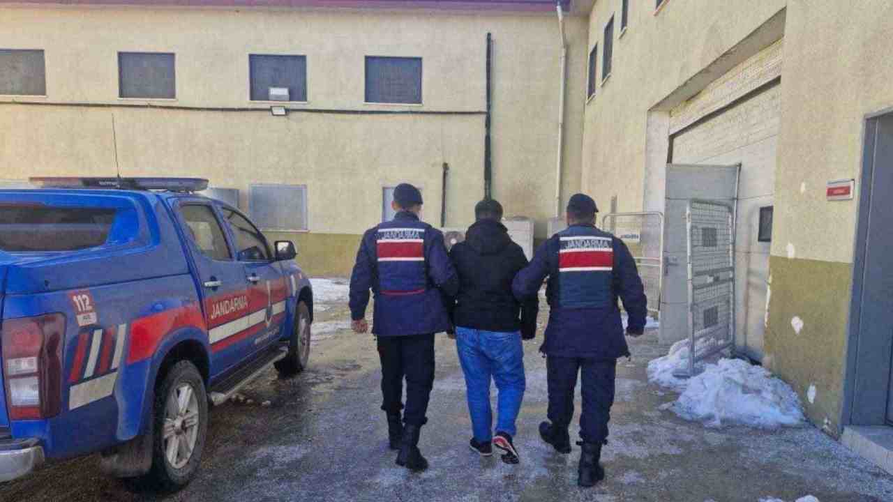 Hırsızlık suçundan kesinleşmiş 15 yıl cezayla aranan şahıs yakalandı