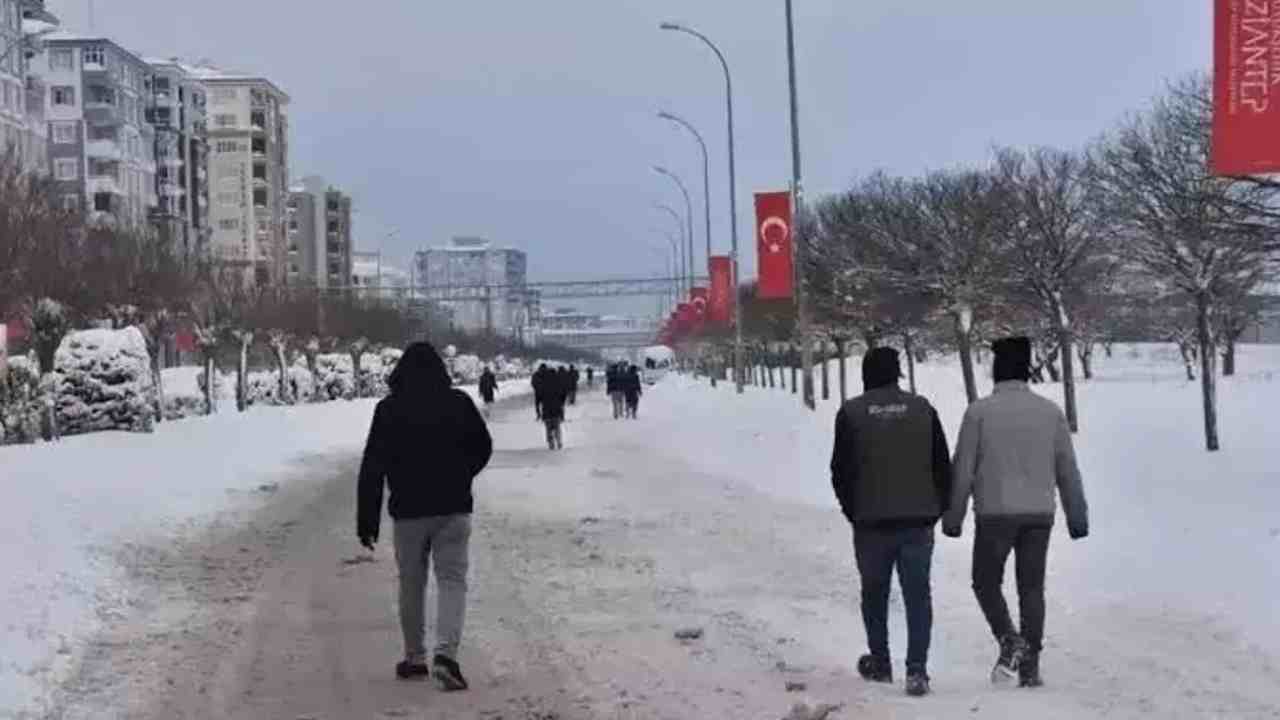 Gaziantep’e Kar Geri Dönüyor! Hafta Sonu Sıcaklıklar Çakılacak