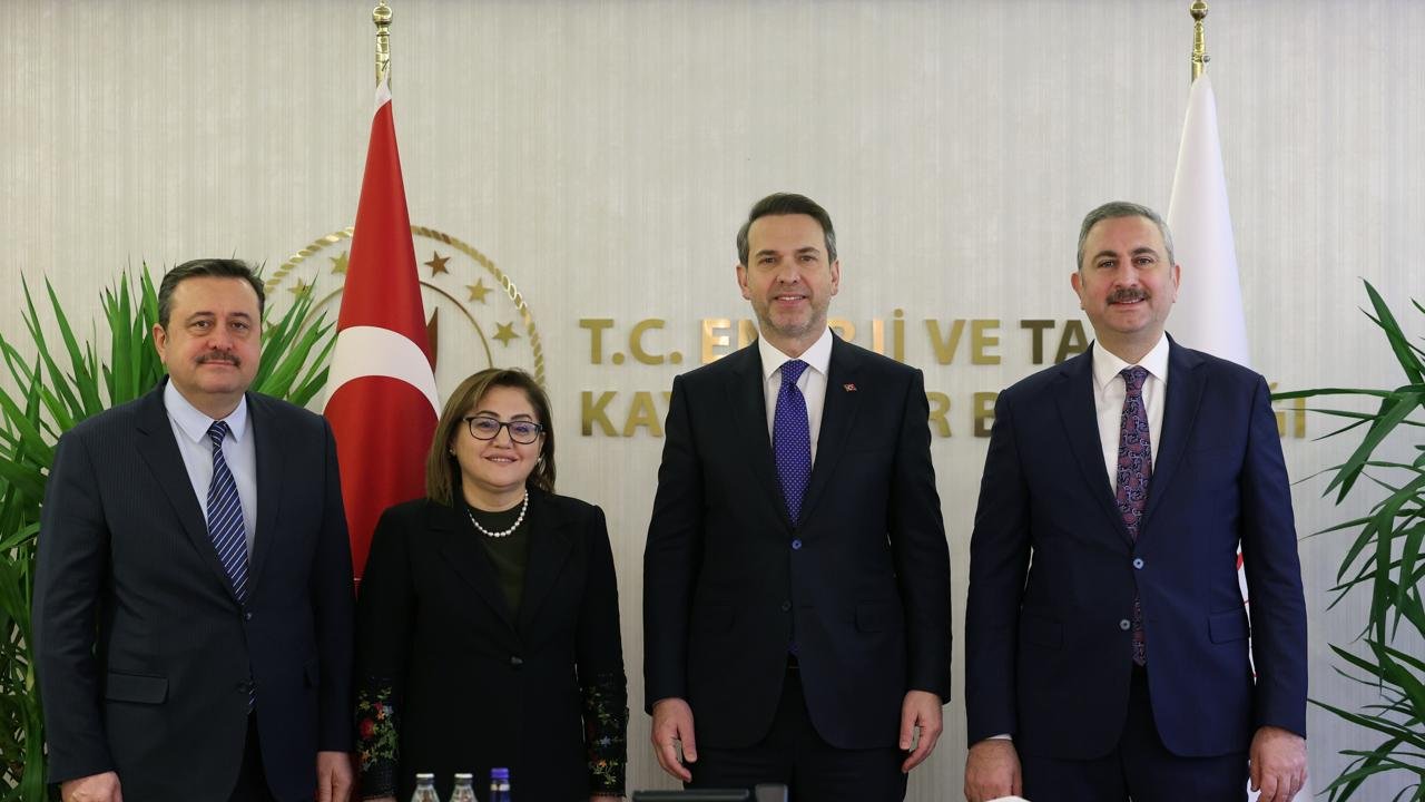 Gaziantep Heyeti Enerji Bakanı Alparslan Bayraktar’ı Ziyaret Etti