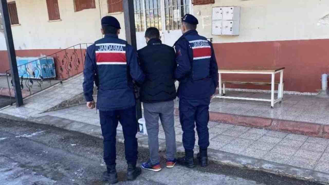 Hırsızlık suçundan kesinleşmiş 13 yıl cezasıyla aranan şahıs yakalandı