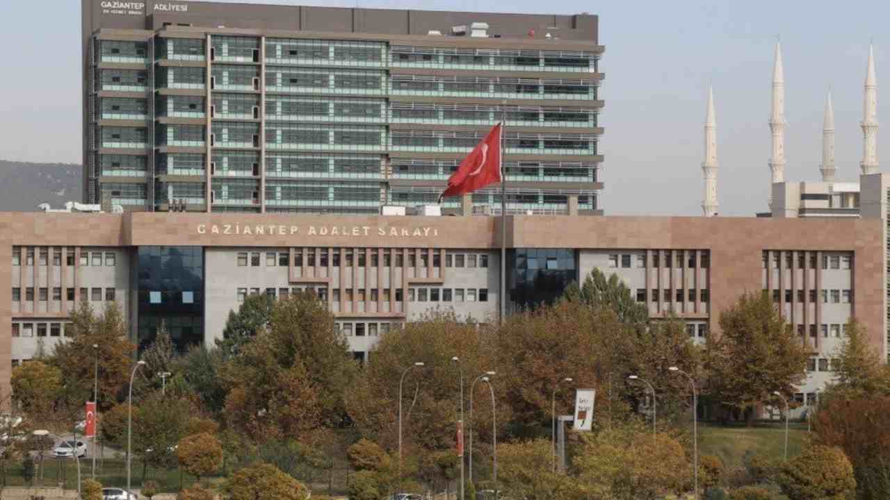 Gaziantep’te ’medyum’ dolandırıcılar yargılanmaya başladı