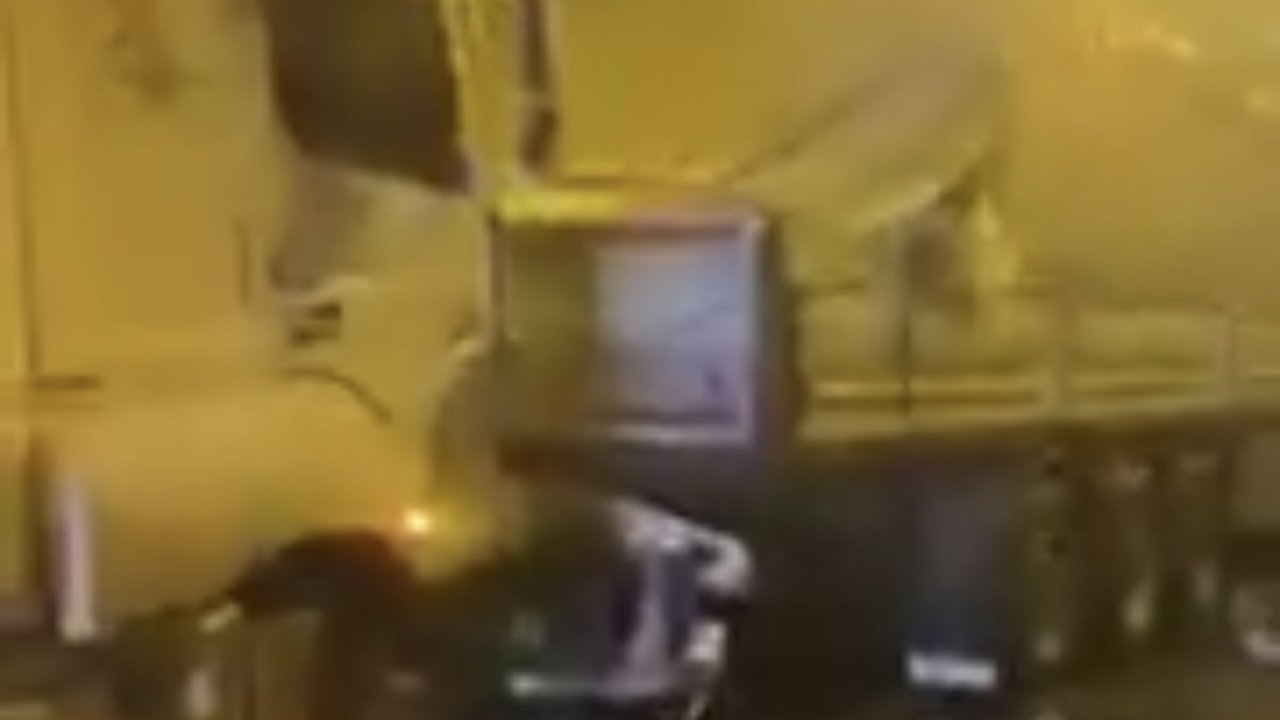 Zincirleme trafik kazası: Tırlar tüneli savaş alanına çevirdi