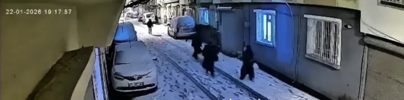 Gaziantep’te üç kadın hırsız kaçarken kameralara yakalandı