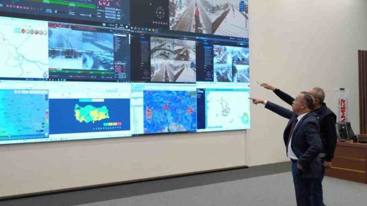 Gaziantep’te Valisi Çeber'den Rahatlatan Açıklama: “Kapalı Tek Bir Yolumuz Bile Yok”