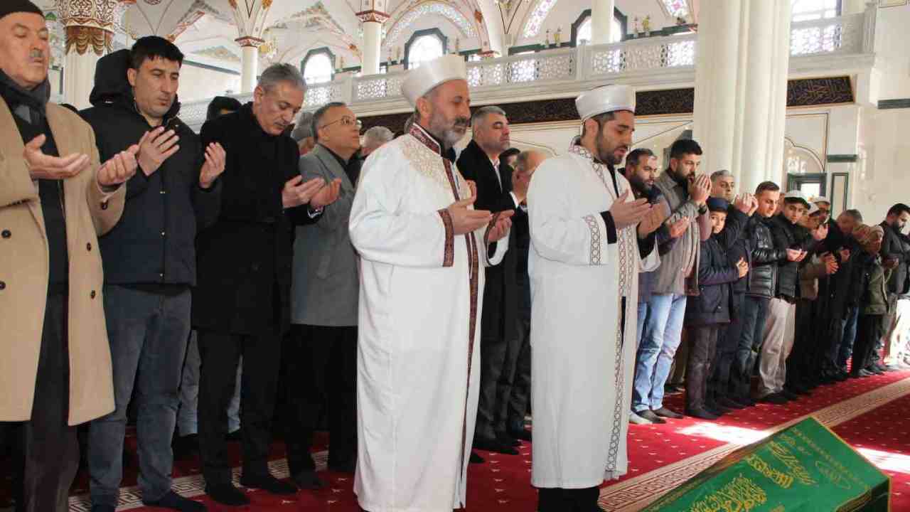 Mardin ve Gaziantep Bu Cenazede Buluştu! Kasım Altunkaya Toprağa Verildi