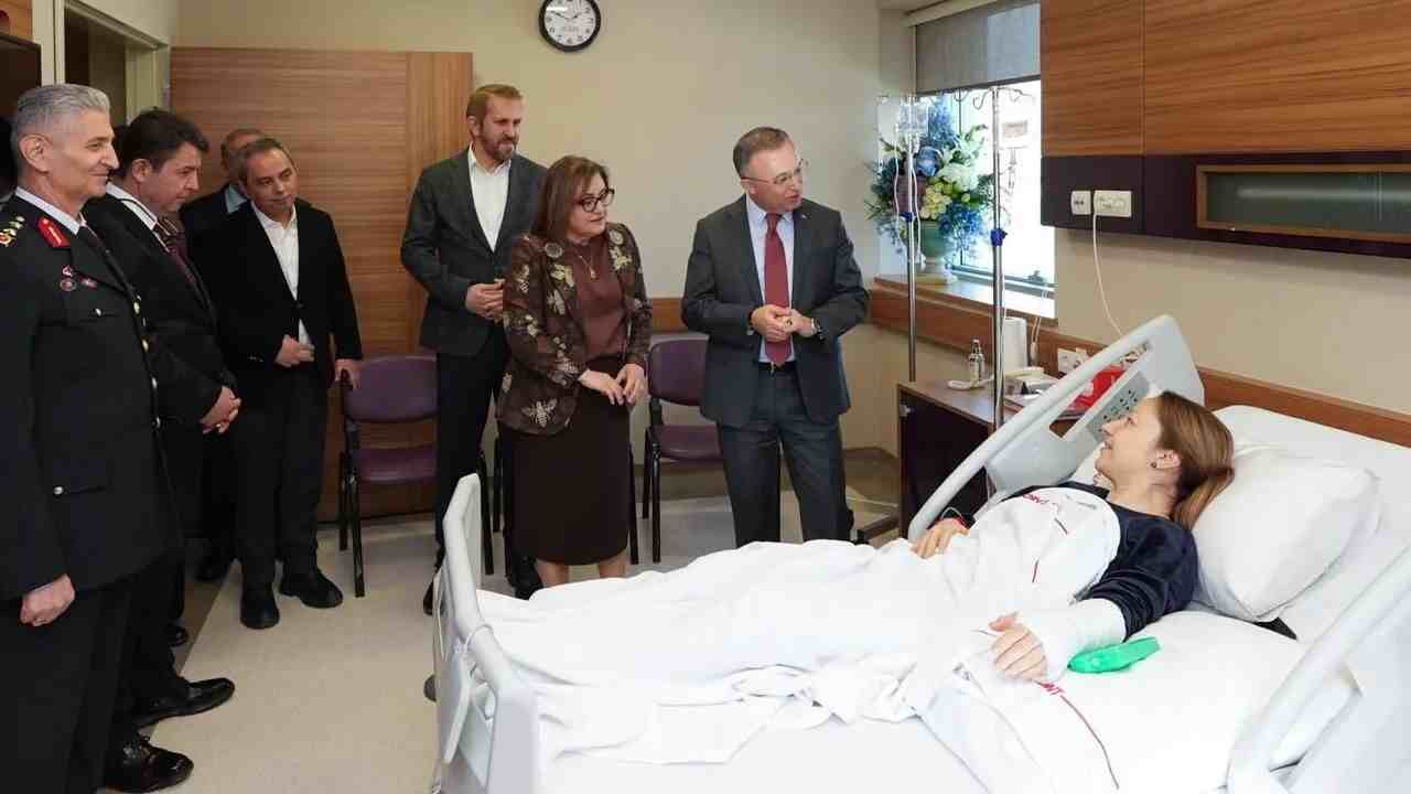 Ak Parti Gaziantep Milletvekili Derya Bakbak Hastaneye Kaldırıldı