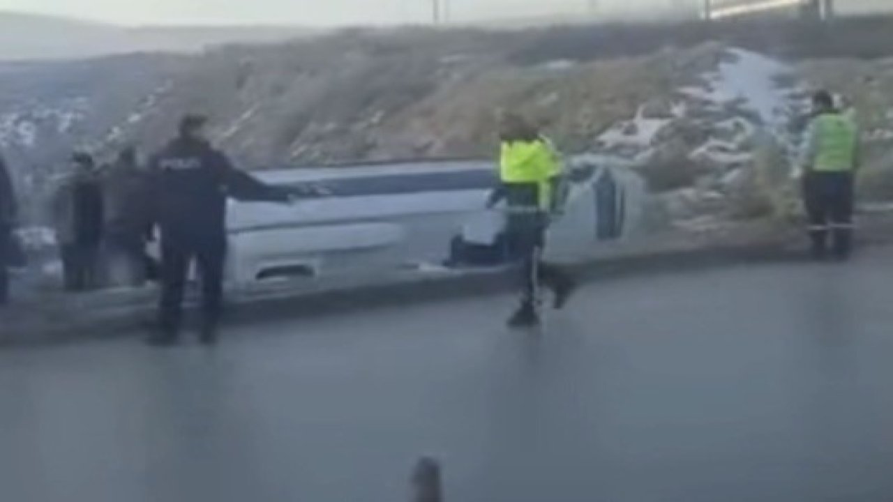 Gaziantep'te Kontrolden İşçi Servisi Şarampole Yuvarlandı: 10 yaralı