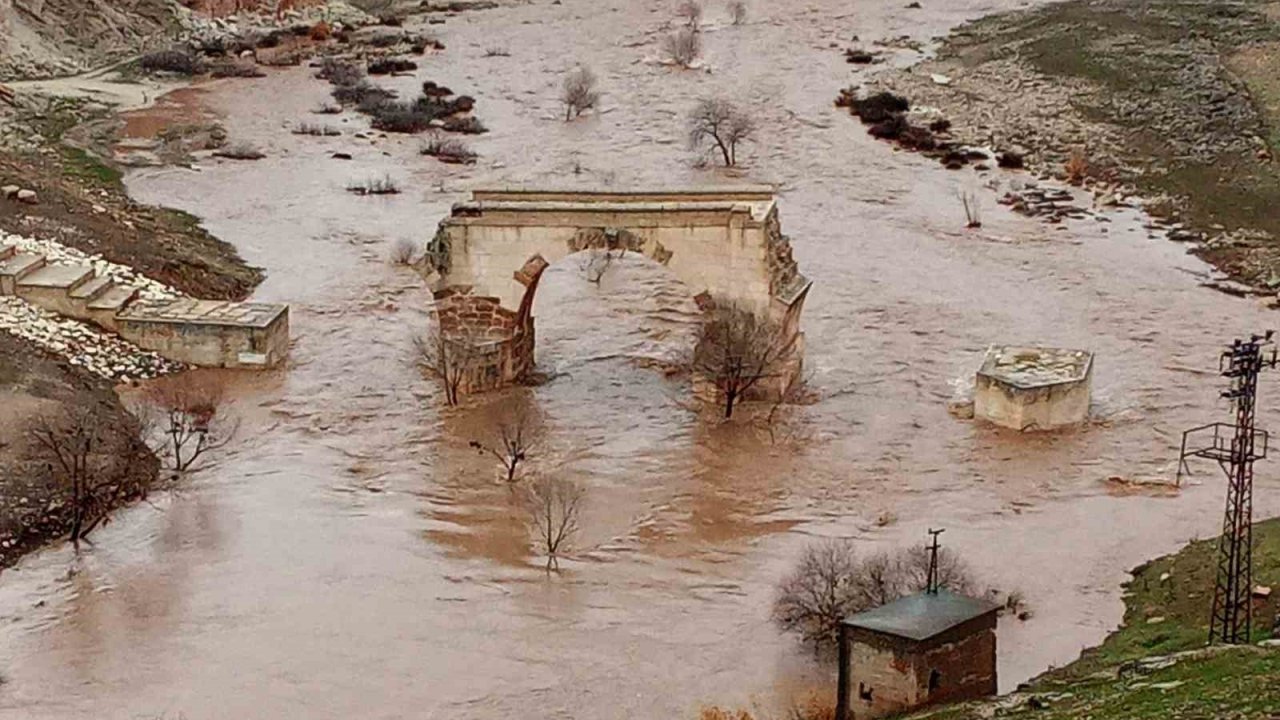 Araban’da Sağanak Etkisi: Karasu ve Sıtma Pınar Çayları Yükseldi!