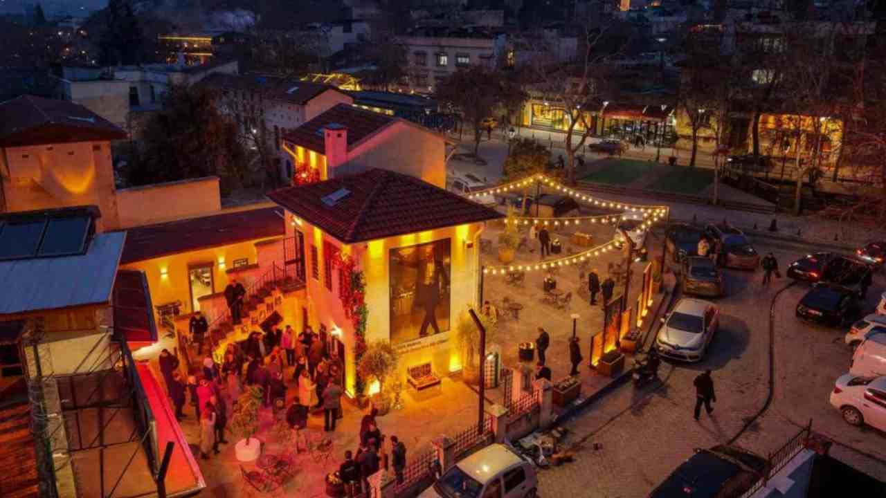 Umut Yılmaz’dan Ezber Bozan Açılış: "Kahve Fiyatına Kahve" Dönemi