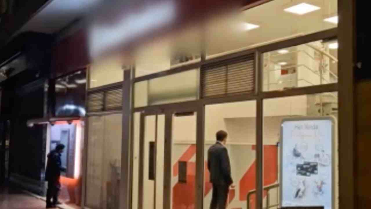 Fatih’te banka soygunu: Kaçarken çaldığı parayı düşürdü