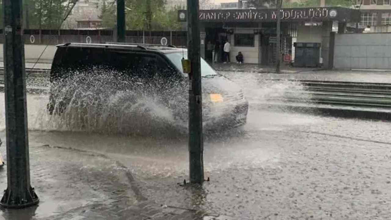 Gaziantep’te Sağanak Yağmur Ne Kadar Sürecek? İşte Saat Saat Hava Durumu