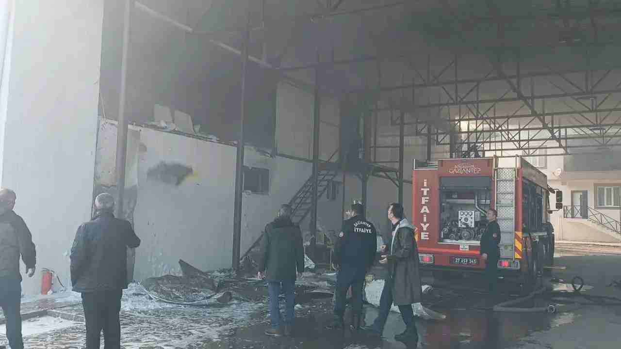 Gaziantep’te Biber Fabrikasında Yangın!