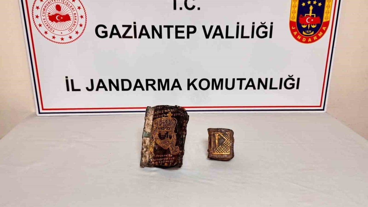 Gaziantep’te Altın Yazmalı Kitap Operasyonu