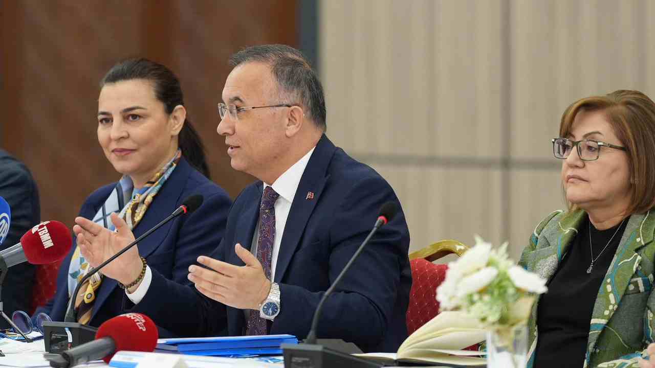 Gaziantep Valisi Çeber’den... " 5 Bin Kişilik Çocuk Çetesi" Uyarısı