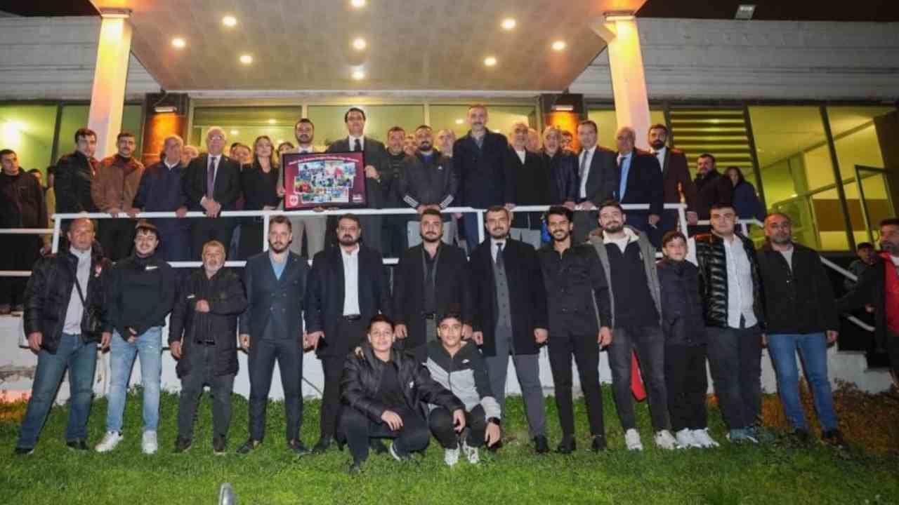 Yılmaz, amatör sporcularla iftar sofrasında buluştu