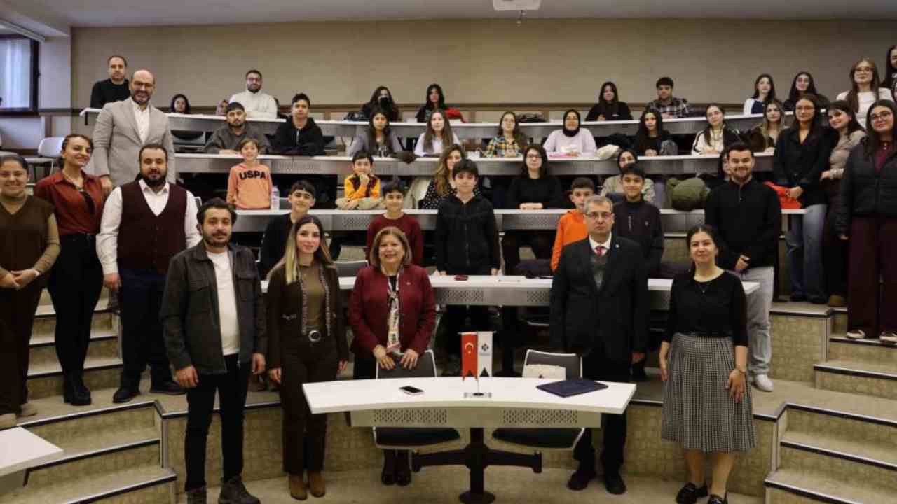 HKÜ’de Çanakkale Deniz Zaferi ve İstiklal Marşı ruhu anlatıldı