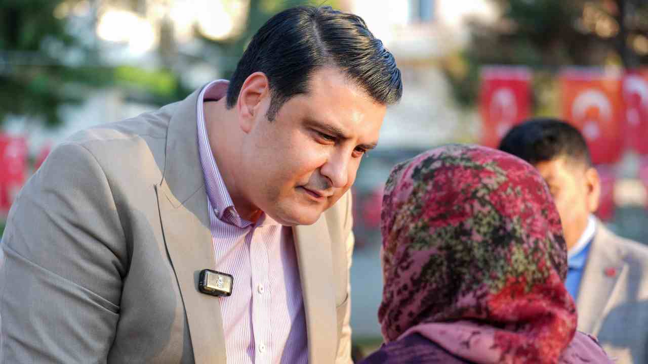 Umut Yılmaz'dan Bayram müjdesi! Hesaplaranızı Kontrol Edin...